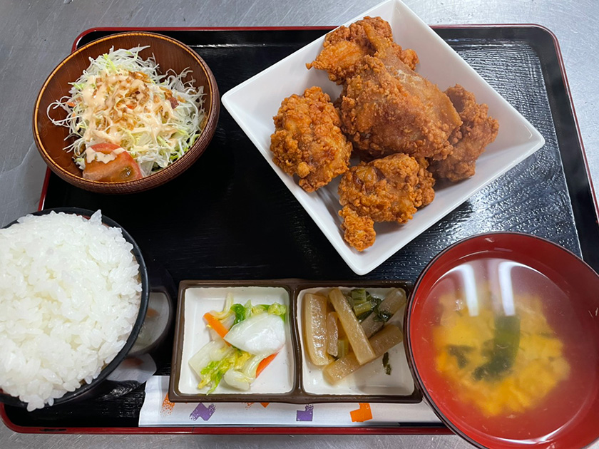 鳥の唐揚げ定食